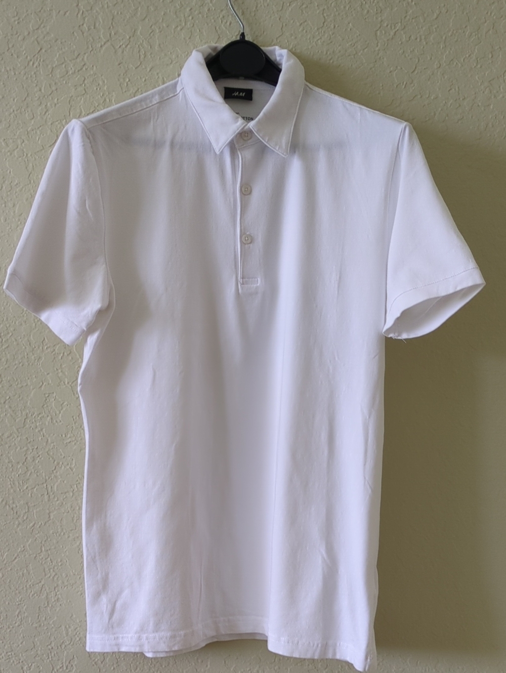 H&M Men’s White Short-Sleeve Polo with Three-Button Placket